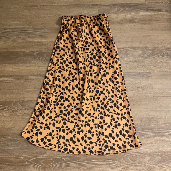 Urban Outfitters Dresses & Skirts - Urban Outfitters Leopard Skirt